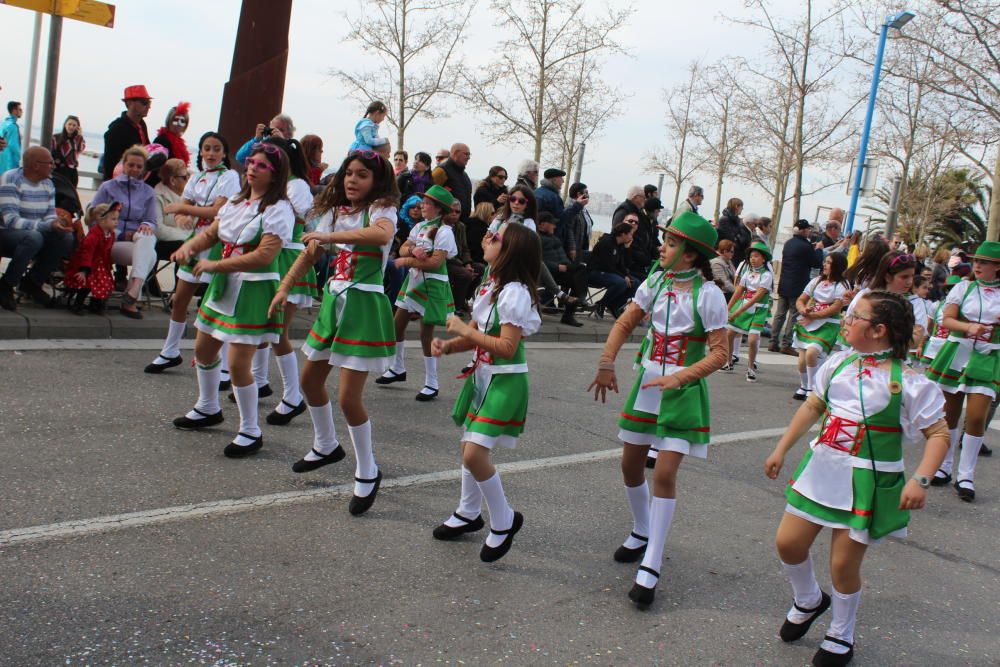 Roses viu un carnaval pletòric de gent i bon temps