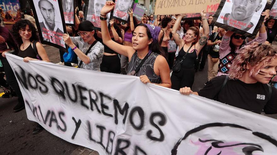 Última marcha por el 25N en Santa Cruz de Tenerife. | | MARÍA PISACA