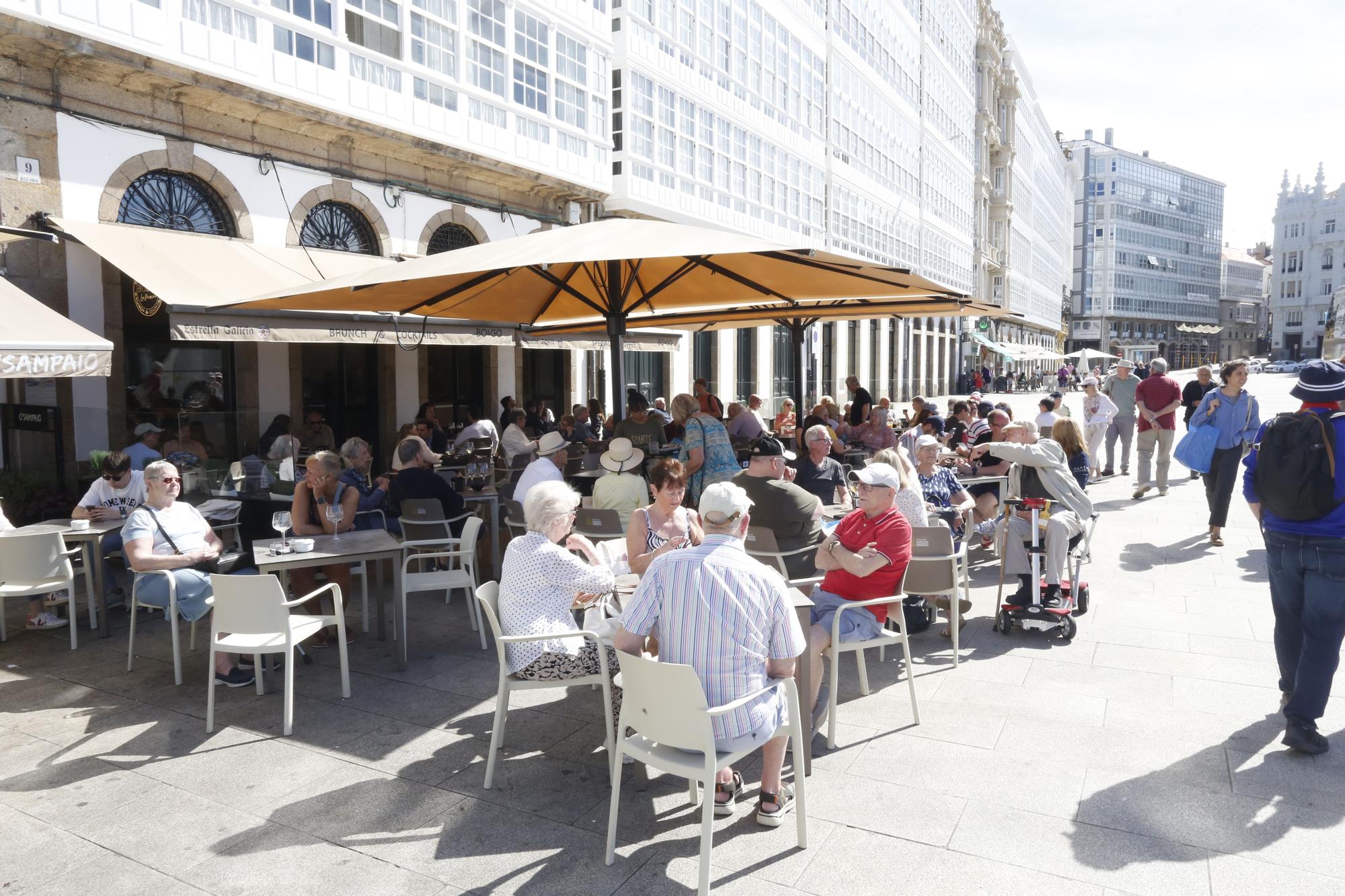 El trasatlántico Arvia' recala en A Coruña con 6.000 personas a bordo