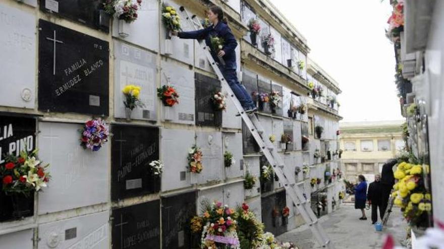 Realizada la exhumación de un posible &#039;bebé robado&#039; en un cementerio coruñés