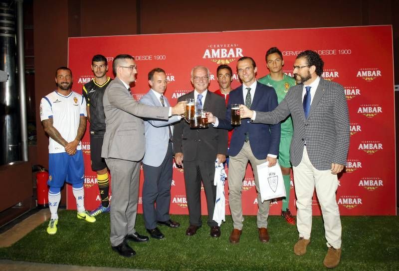 Fotogalería: presentación de las equipaciones del Real Zaragoza para esta temporada