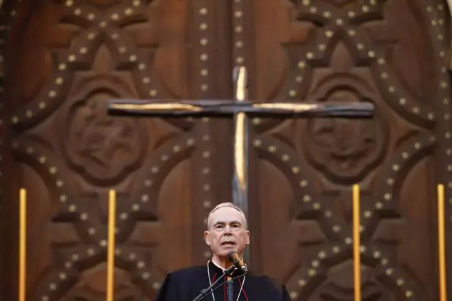 El obispo de Málaga, en la UCI por una infección tras operarse de la vejiga y la próstata