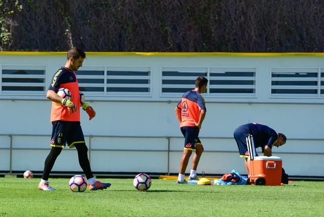 Entrenamiento UD Las Palmas en Barranco Seco ...