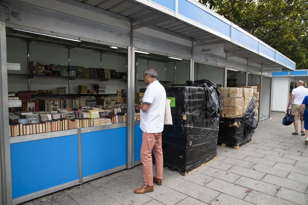 Arranca la feria del libro antiguo en los jardines de Méndez Núñez