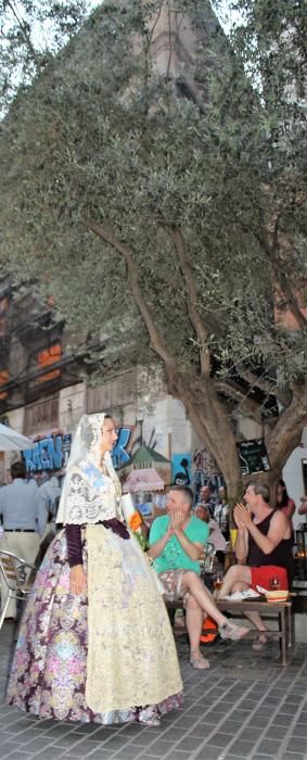 Procesión en el Barrio del Carmen y "cant de la carxofa"