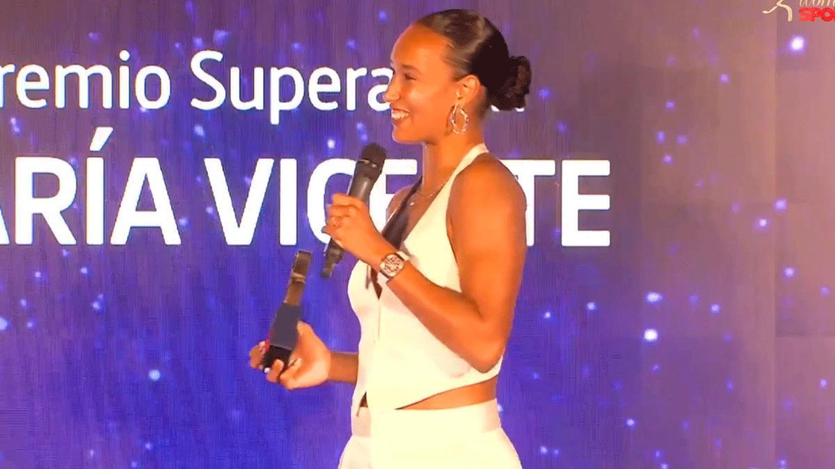 María Vicente recoge el Premio Superación en la Gala Woman SPORT