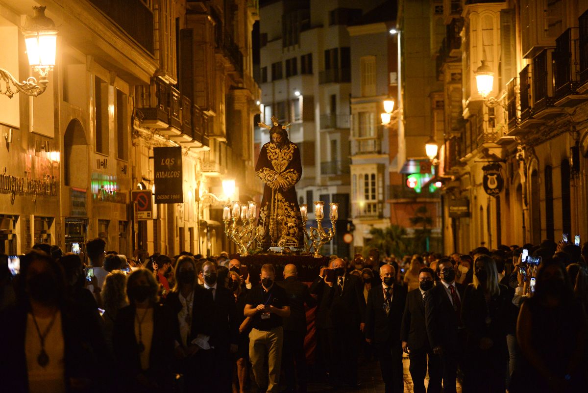 Madrugada de traslados para la veneración 'El Verbo Encarnado' en la Catedral