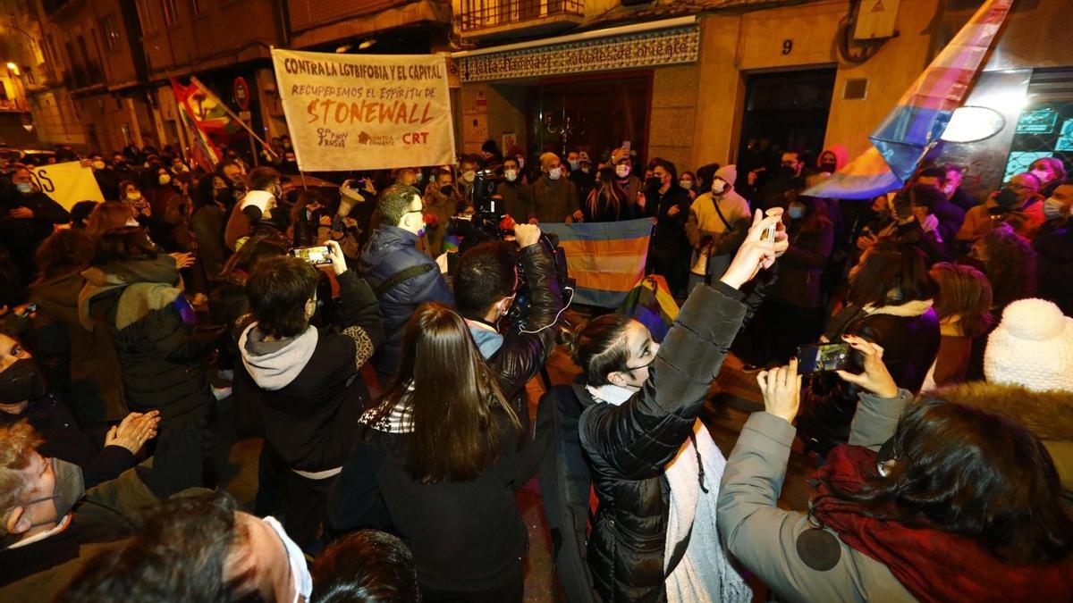 Manifestación en la calle Fita de Zaragoza el pasado año tras las agresiones a personas del colectivo LGTBI+.
