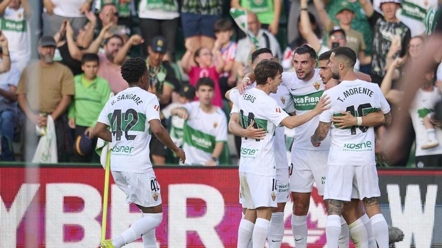 El Elche supera a un triste Atlético y sale del descenso