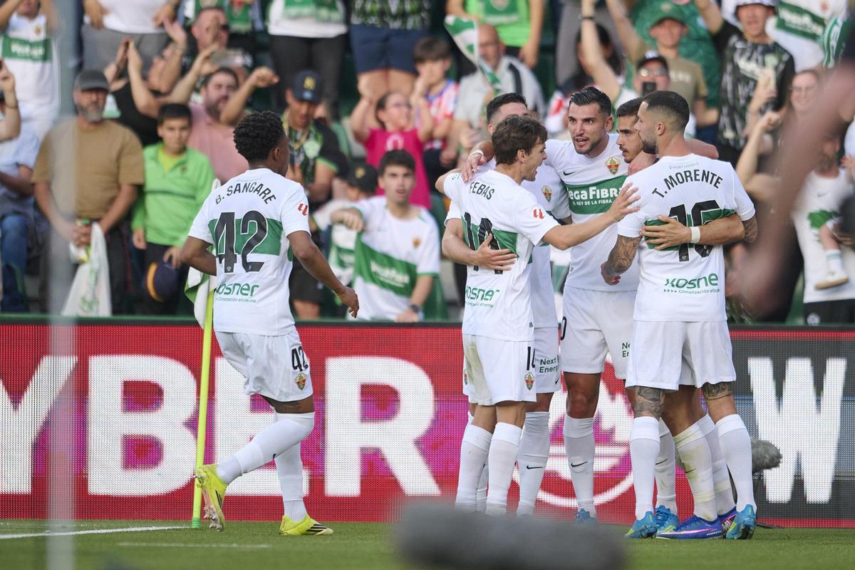 Los verdiblancos celebran un gol.