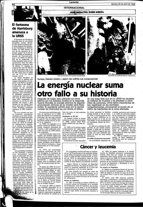 Portadas e informaciones sobre el accidente nuclear.