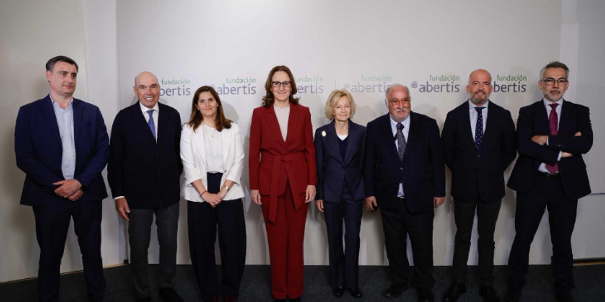 La Fundación Abertis ha presentado su nueva campaña de seguridad vial “Hola, soy Juan y te invito a un café" y ha contado con la presencia de Pere Navarro (DGT).