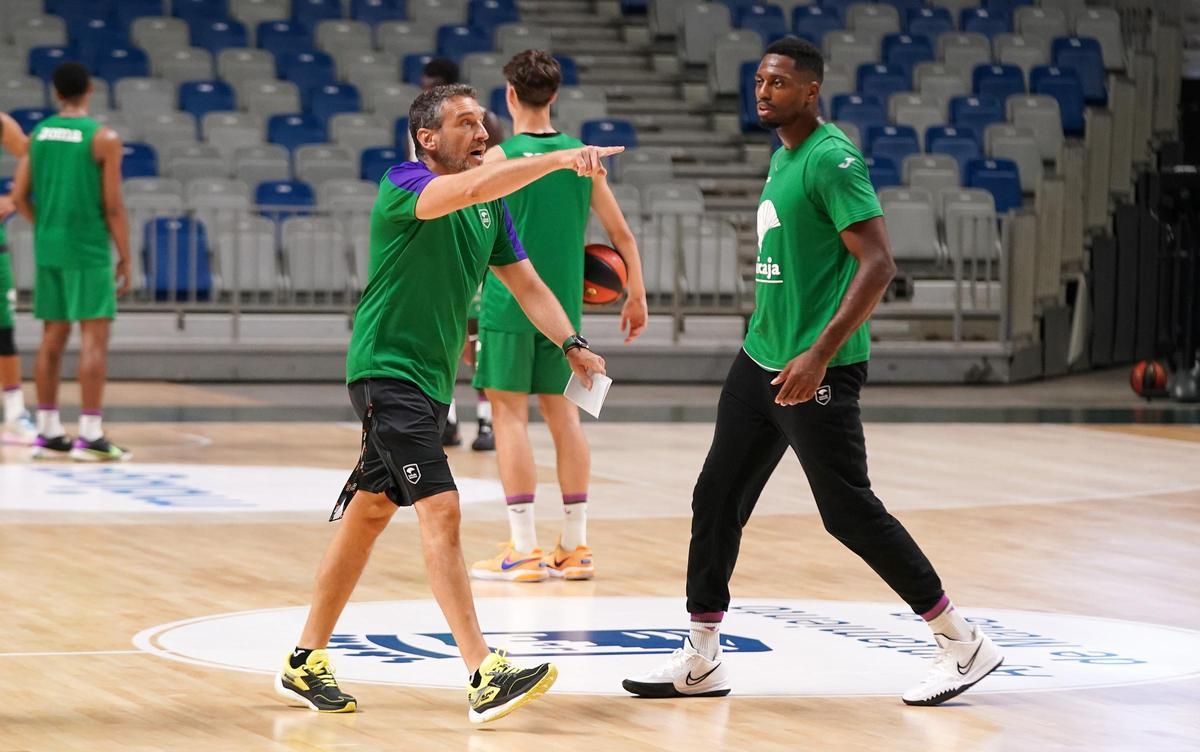 Melvin Ejim ya se entrena con el Unicaja.