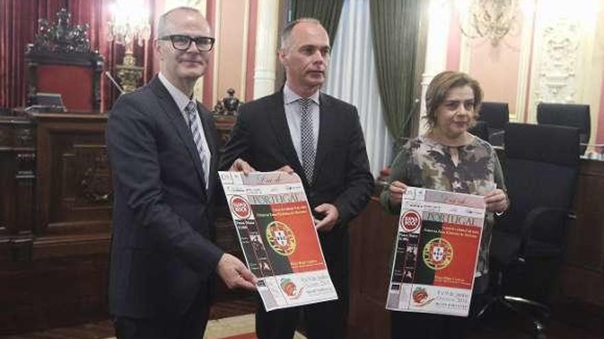 Vázquez, Correia y Moure, en la presentación. // Iñaki Osorio