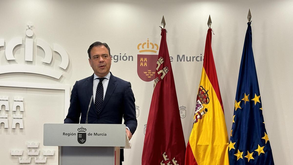 Marcos Ortuño, portavoz del Gobierno regional, durante la rueda de prensa posterior al Consejo de Gobierno de la pasada semana.