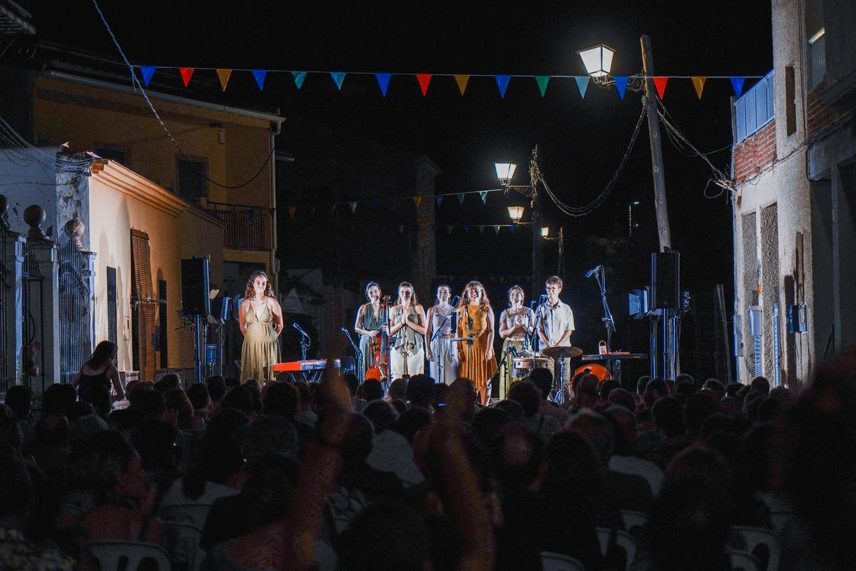 El grupo mallorquín "Pitxorines" ha sido el primero en actuar en el Potries Music Fest 2026