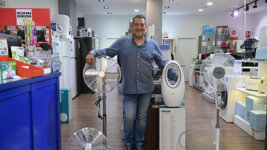 La ola de calor dispara la venta de aires acondicionados en A Coruña: "Para la instalación hay dos o tres meses de espera"