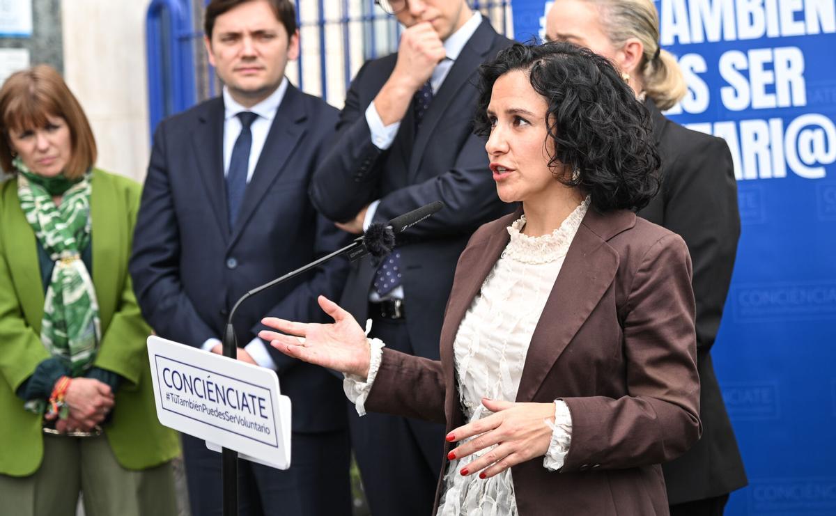 ELCHE. INAUGURACION CENTRO PARA UNIDADES FAMILIARES CON MENORES EN SITUACIONES DE EMERGENCIA DE LA FUNDACION CONCIENCIATE, PERSONAS SIN HOGAR, VIVIENDA DE ACOGIDA, HABITACIONES, CONSELLERA DE SERVICIOS SOCIALES, FAMILIA E INFANCIA ELENA ALBALAT, ALCALDE PABLO RUZ, GORKA CHAZARRA, CELIA LASTRA, AURORA RODIL