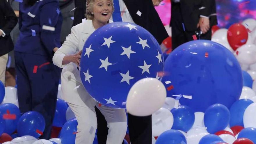 Hillary Clinton, durante el cierre de la convención del Partido Demócrata en Filadelfia. // Reuters