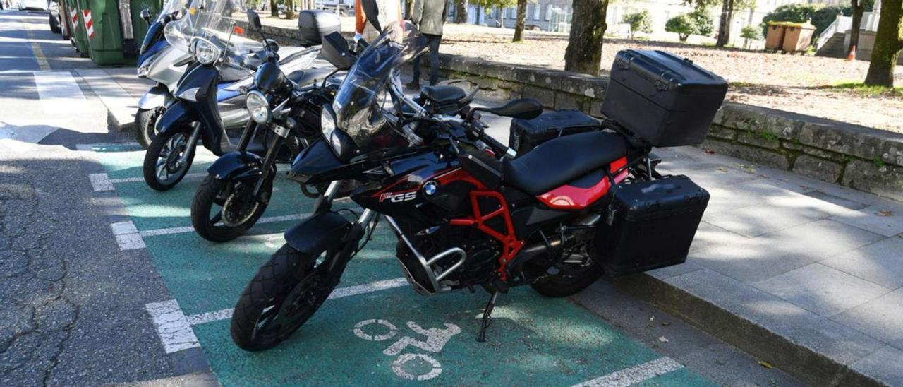 Uno de los estacionamientos específicos para motos en la ciudad.