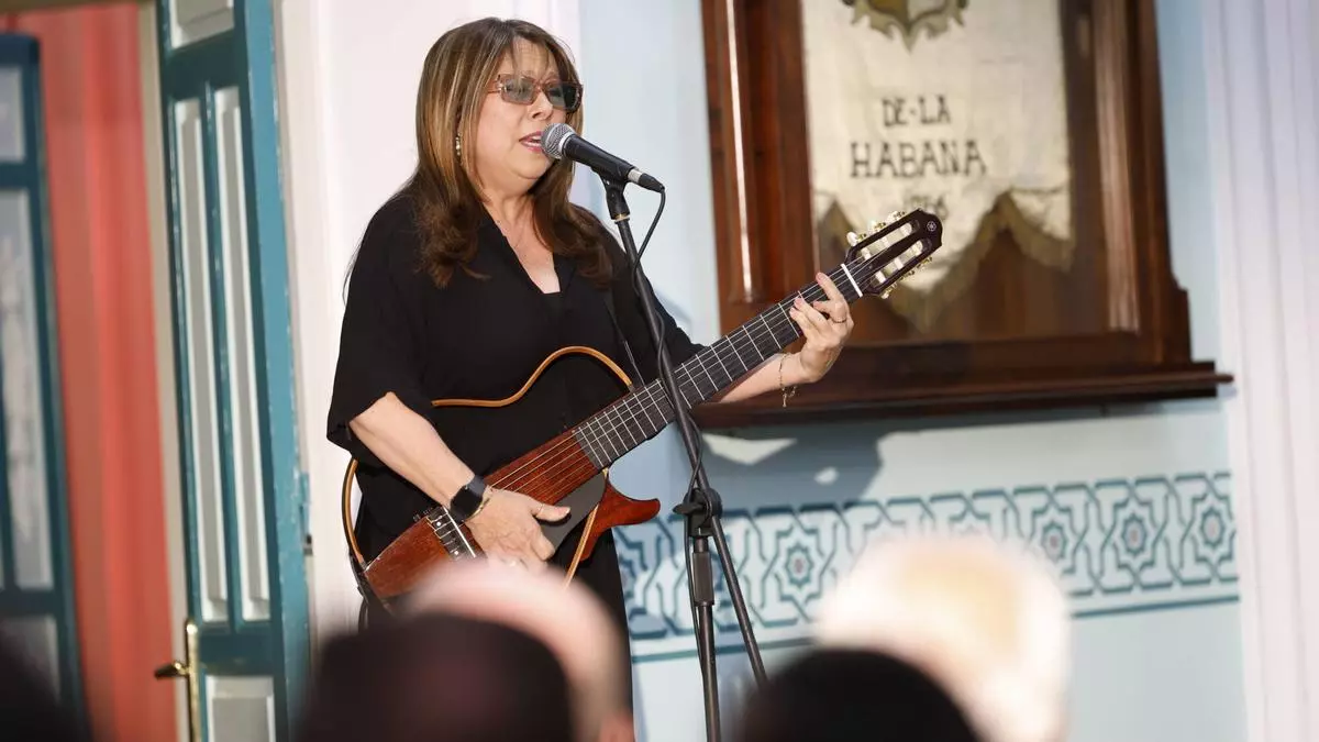 Esta es la canción que emociona a todos los emigrantes: así la cantó Liuba Hevia en el Archivo de Indianos