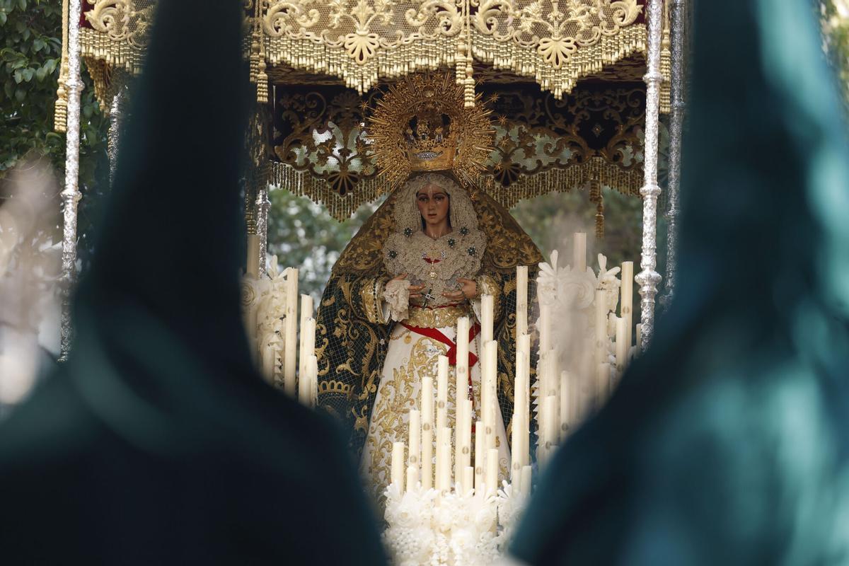 MADRID, 02/04/2026.- Un momento de la procesión de Nuestro Padre Jesús del Gran Poder y María Santísima de la Esperanza Macarena, este Jueves Santo en Madrid. EFE/ Chema Moya