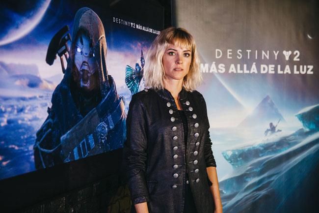 La actriz Maggie Civantos pone voz a un personaje de videojuego