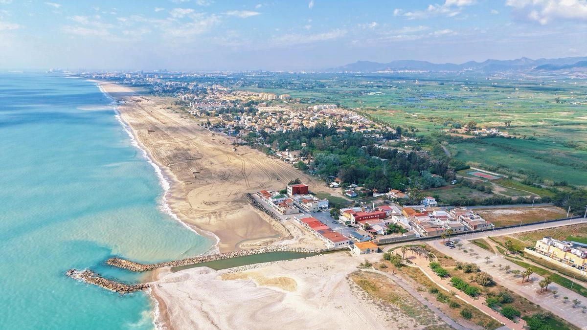 Así está el litoral norte de Sagunt tras finalizar el trasvase de arena