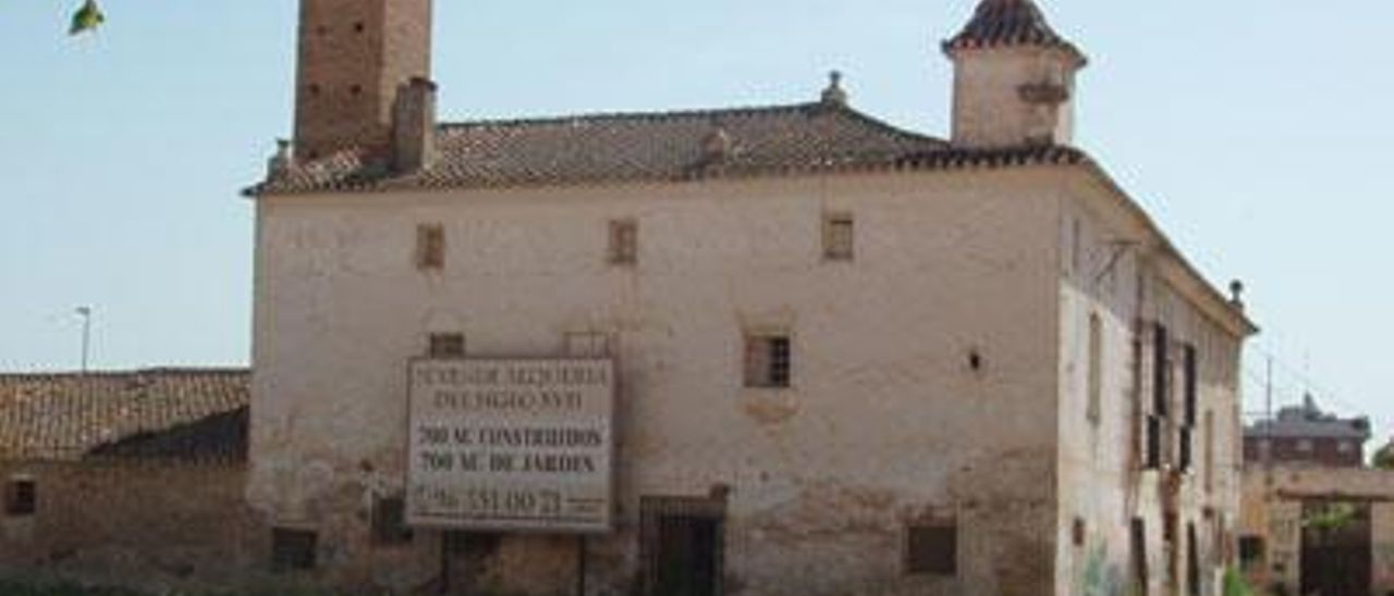 La alquería Falcó, un edificio protegido pendiente de expropiar, en cuyo entorno se acaba de aprobar una expropiación