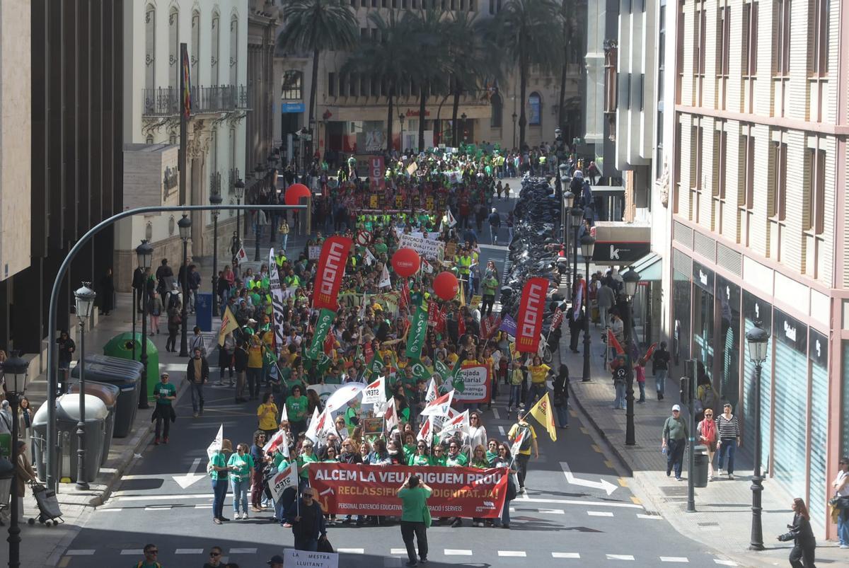 Manifestación de la huelga de profesores en València