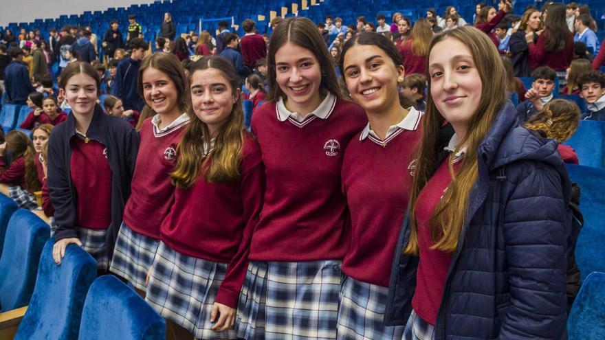 De izquierda a derecha, Mabel Fernández, Marta Martínez, Ana Vara, Carmen Escavias de Carvajal, Sofía Taboada y Adriana Robledo, en el Palacio de Exposiciones y Congresos.