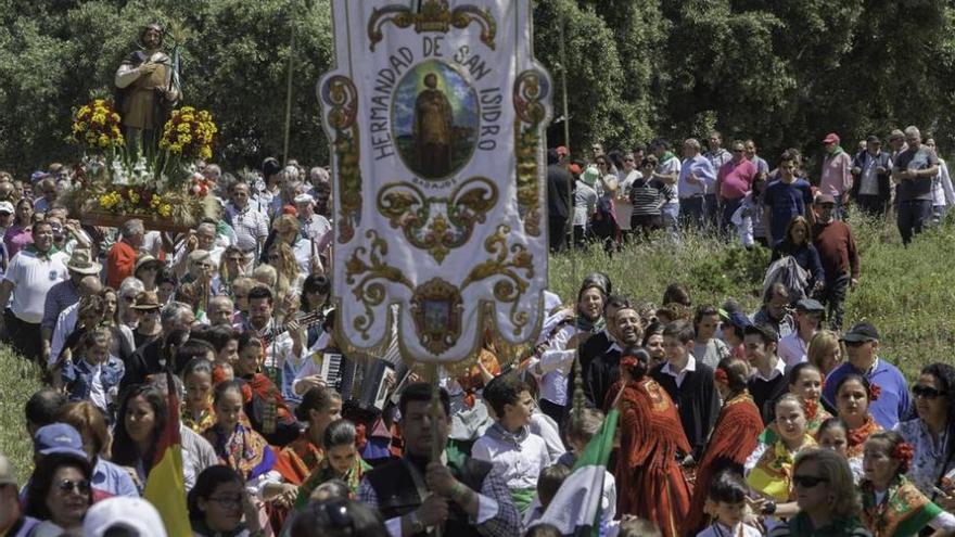 La romería de San Isidro atrae a miles de pacenses a pasar el día en Tres Arroyos