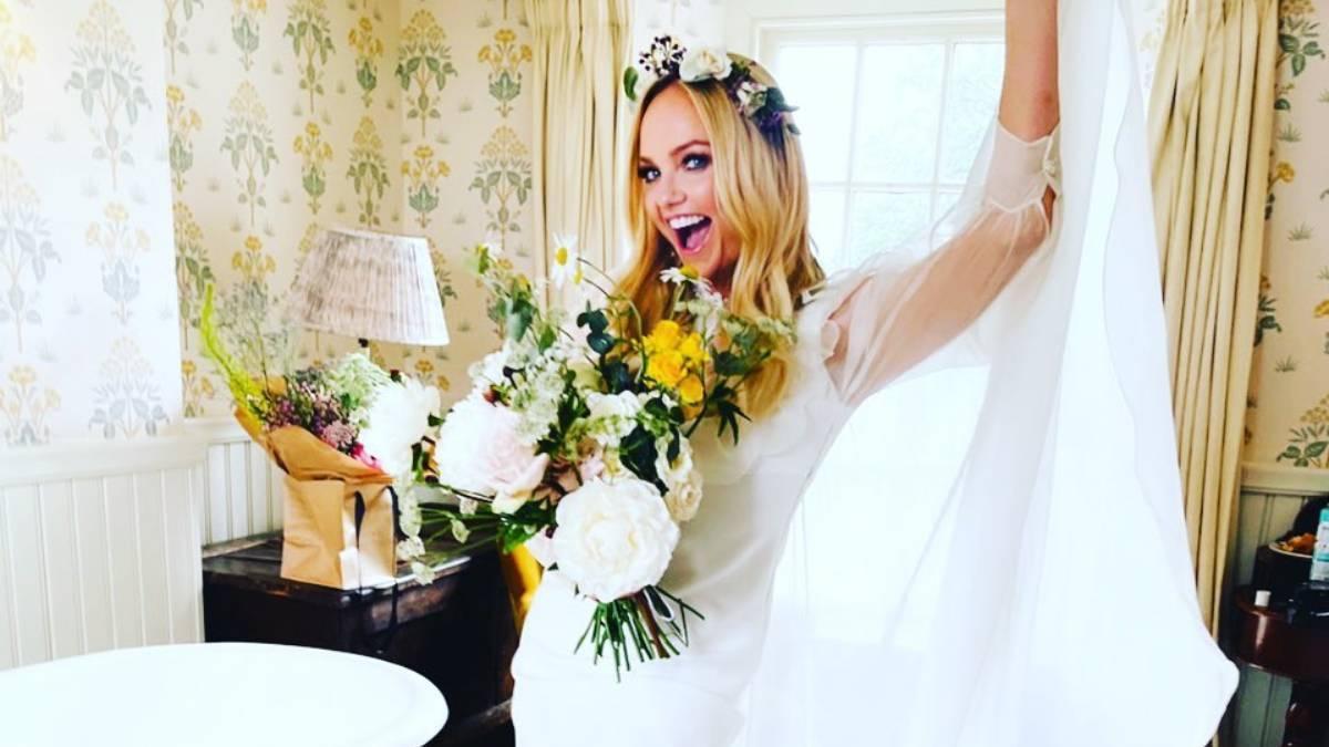 Emma Bunton con minivestido de Miu Miu el día de su boda