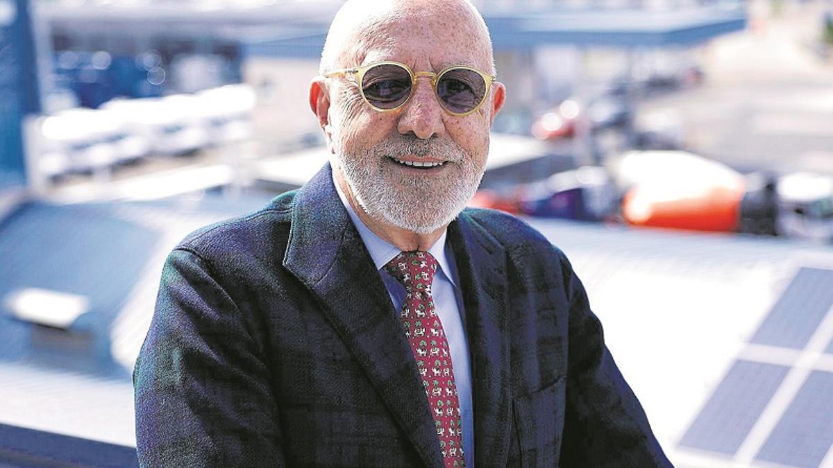 Juan Calvo, presidente de Ágreda Automóvil, en la sede del grupo en Zaragoza (Aragón).