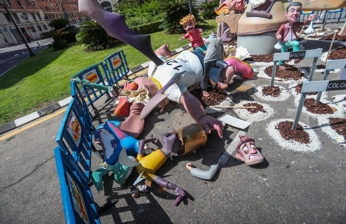 Destrozos en la falla General Pando