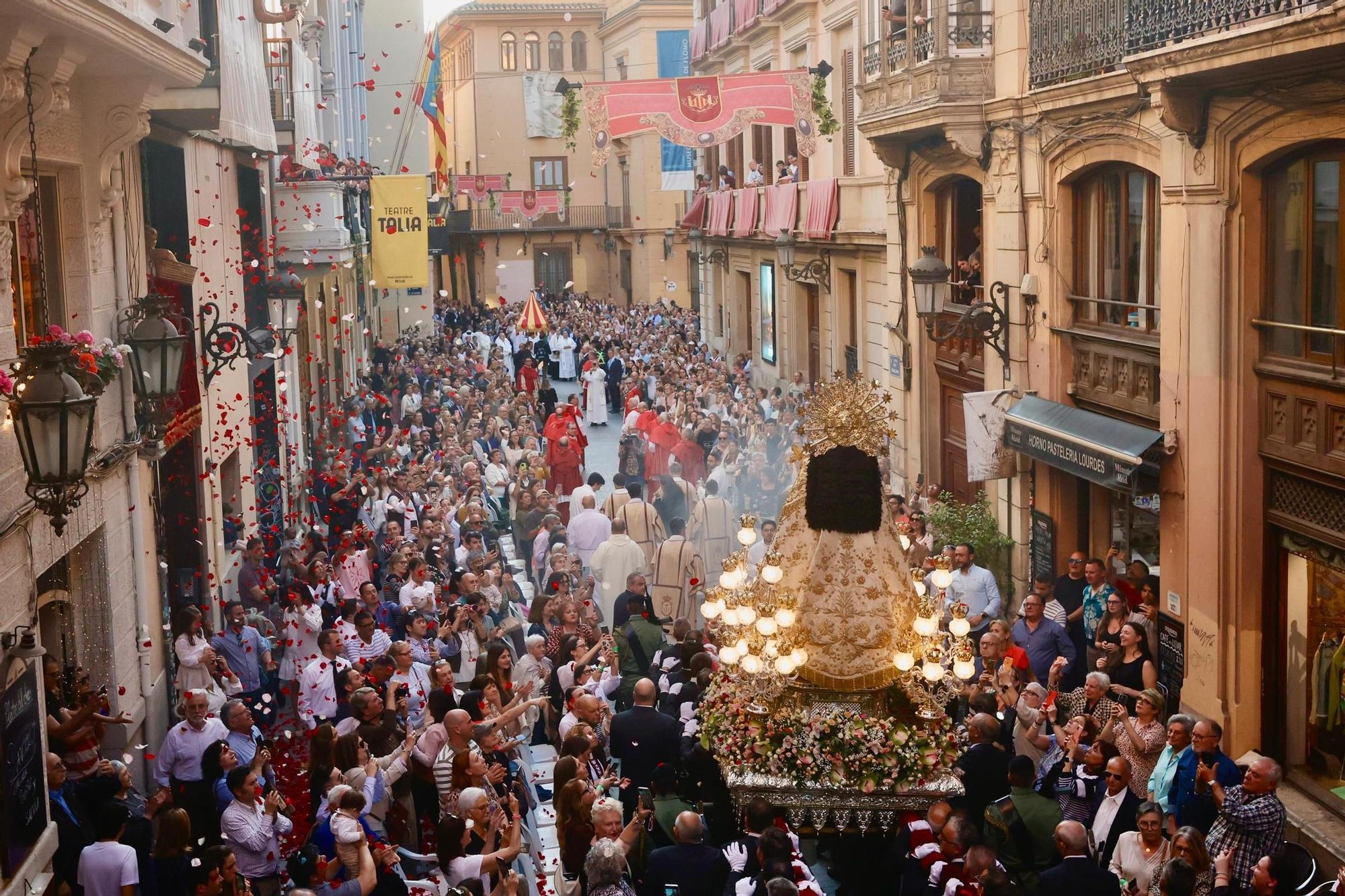 Procesión de la Virgen de los Desamparados de València 2025