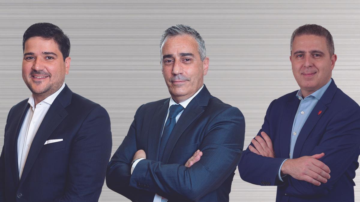 Sánchez, Carelli y Coutinho, de izquierda a derecha.
