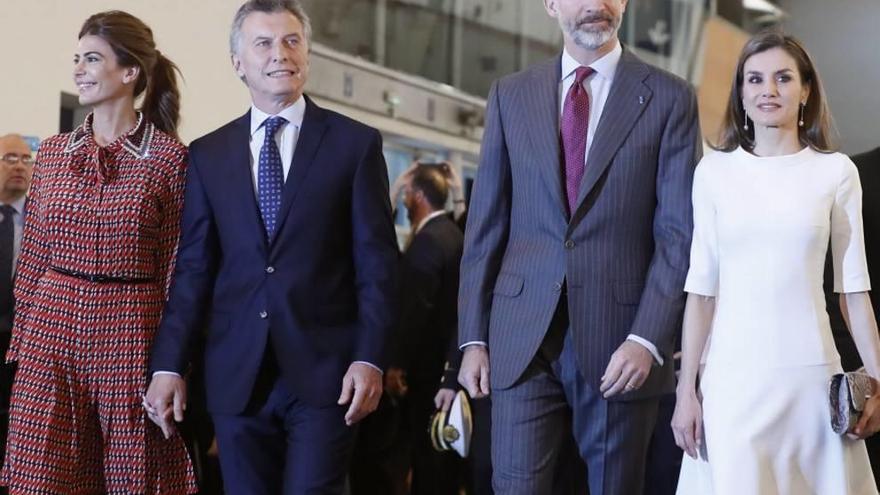 Los Reyes y Macri levantan el telón de ARCO