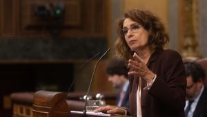 La vicepresidenta primera y ministra de Hacienda, María Jesús Montero, interviene durante una sesión plenaria en el Congreso de los Diputados, a 20 de noviembre de 2024, en Madrid (España)