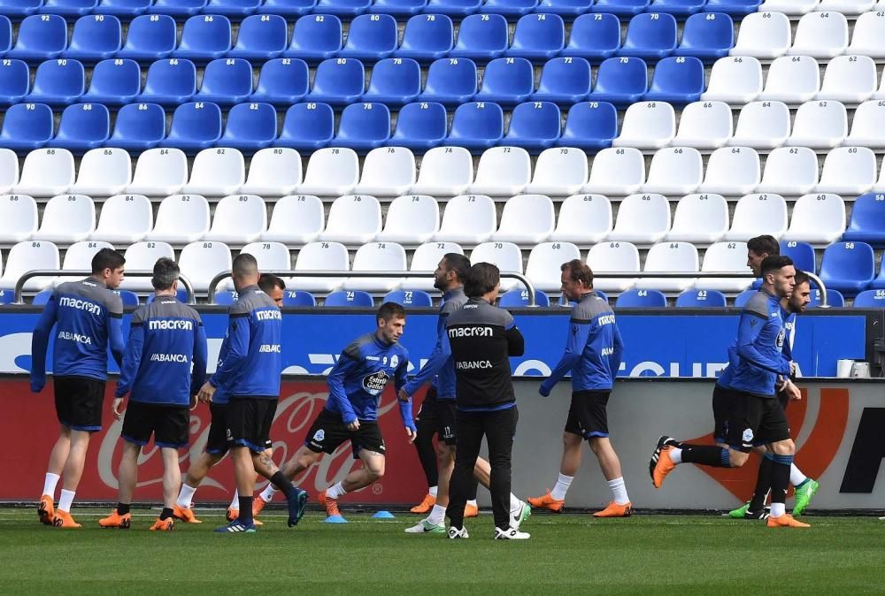 El Dépor se entrena antes de recibir al Barça