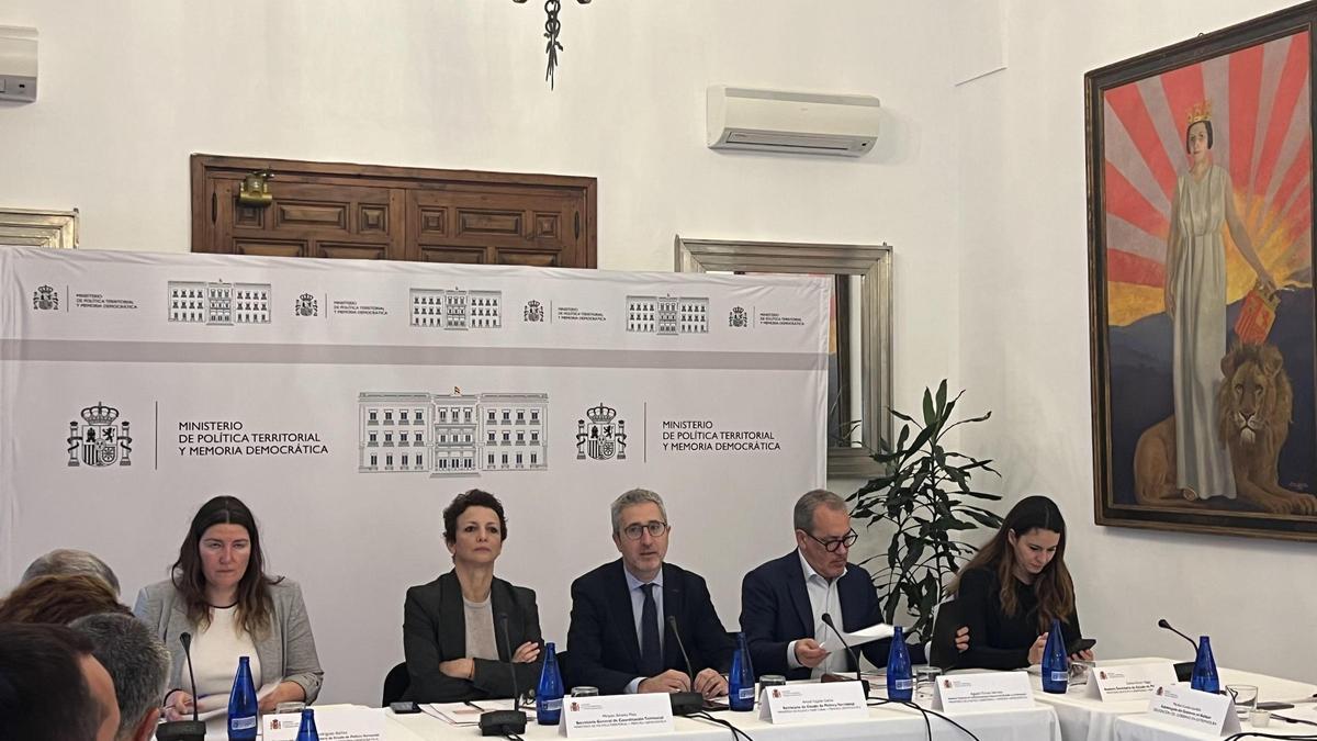 Reunión del secretario de Estado de Política Territorial con los subdelegados del Gobierno.