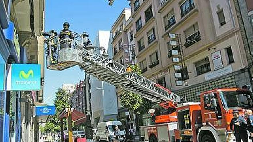 Desprendimiento de piedras de una fachada en Fruela