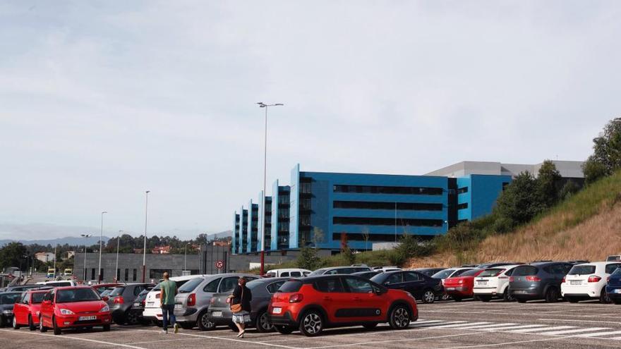 Vista del parking gratuito del hospital Álvaro Cunqueiro