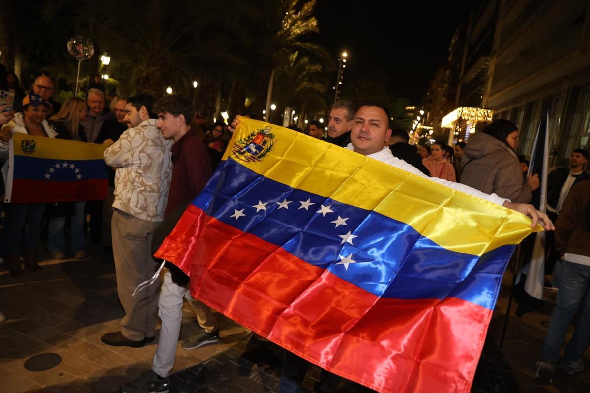 Así se ha vivido la manifestación de venezolanos en Alicante