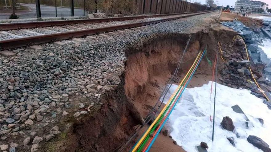 El tram de via de l&#039;R1 de Rodalies afectat per l&#039;onatge entre Pineda de Mar i Malgrat de Mar