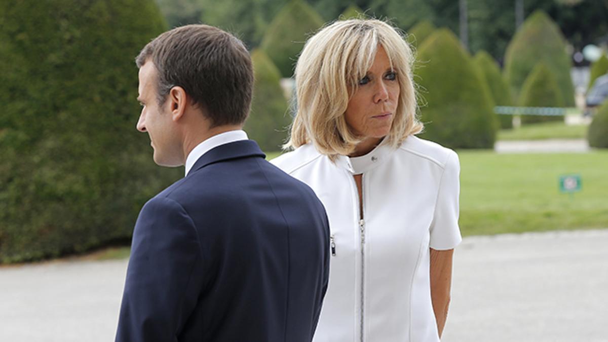 Brigitte Macron junto a Emmanuel Macron en París