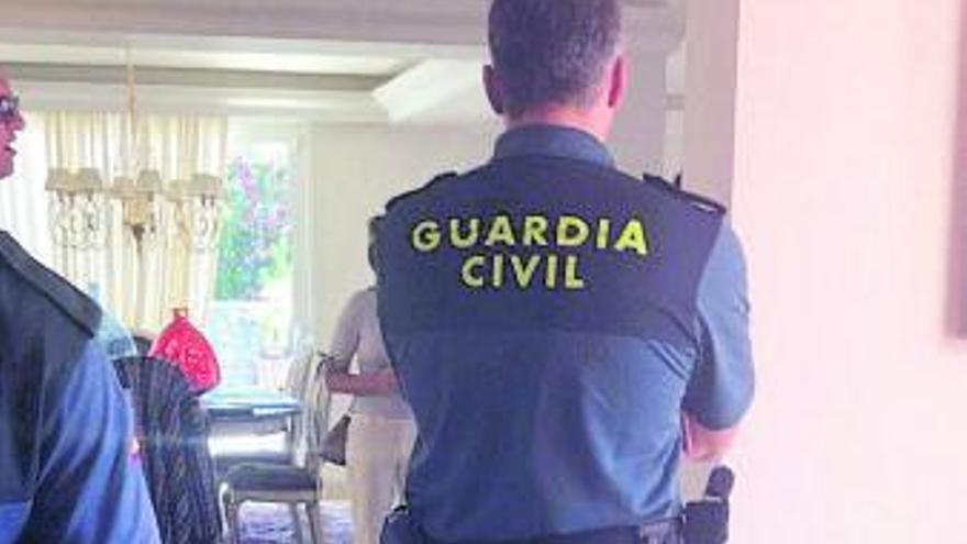 Citan a declarar a dos expolicías lituanos por forzar el acceso a un chalé en Adeje