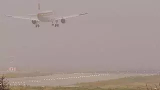 La niebla obliga a cancelar los vuelos matinales entre Badajoz y Madrid