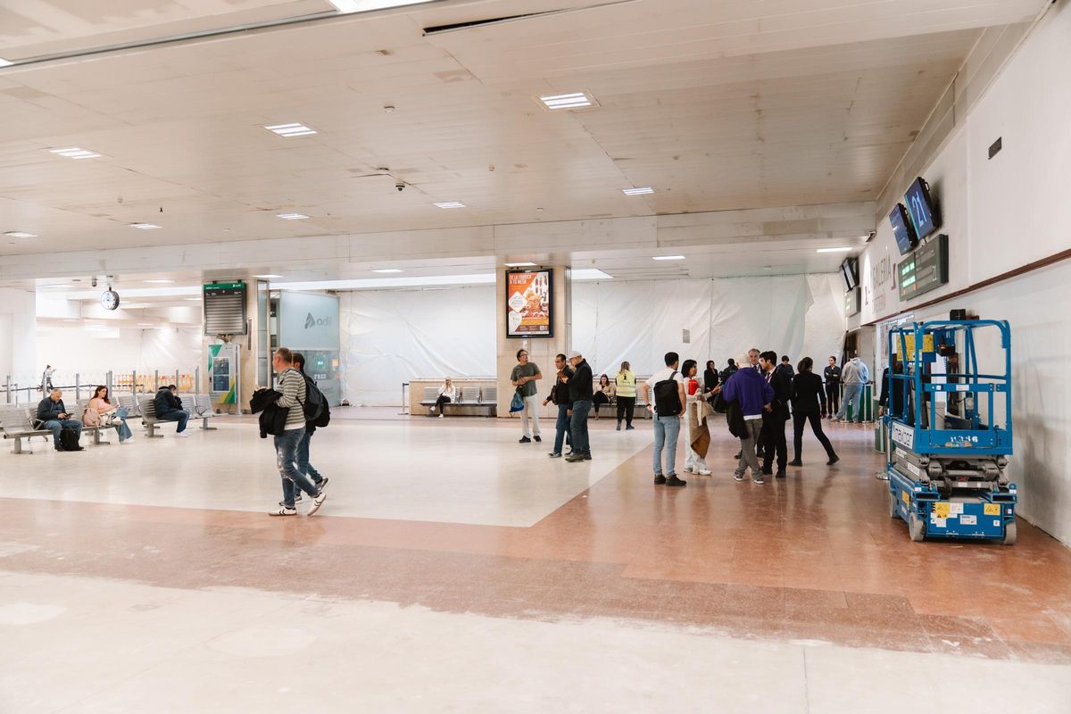 Imágenes del nuevo vestíbulo en la estación de Chamartín, que dará acceso a los pasajeros a los trenes de alta velocidad.