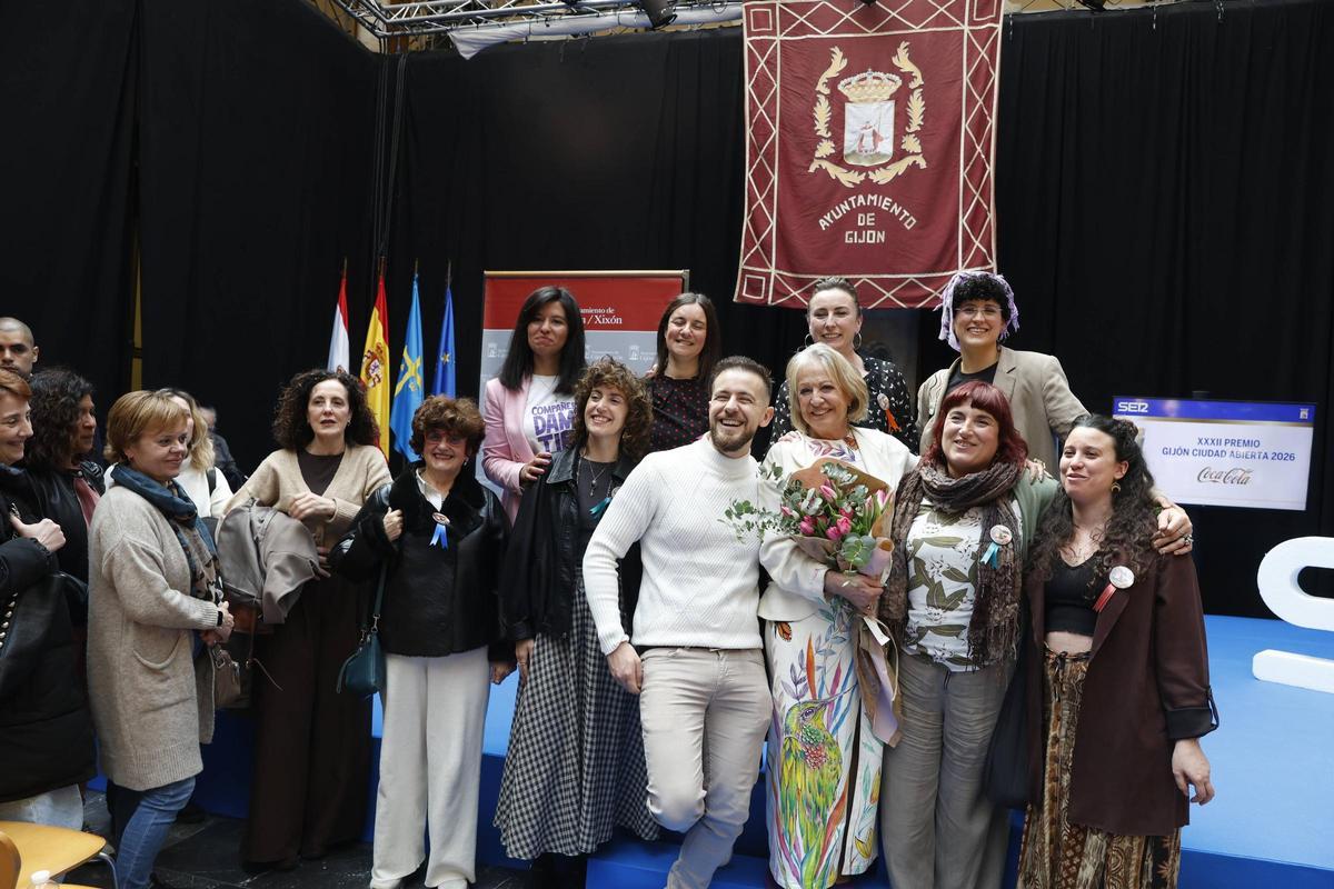 La entrega del premio "Gijón Ciudad Abierta" a Blanca Cañedo, en imágenes La entrega del premio "Gijón Ciudad Abierta" a Blanca Cañedo, en imágenes